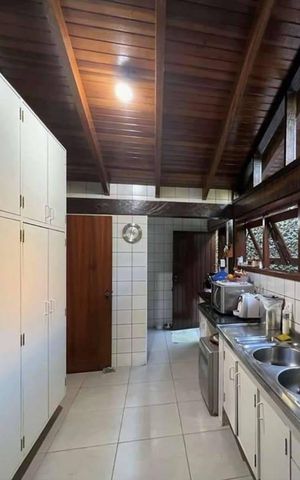 Casa de condomínio para alugar com 320m², 5 quartos e 4 vagas Casa de condomínio para alugar com 320m², 5 quartos e 4 vagasCozinha