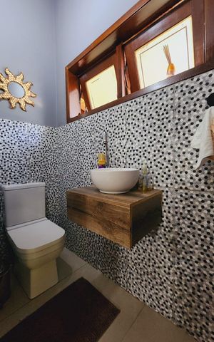 Casa de condomínio para alugar com 320m², 5 quartos e 4 vagas Casa de condomínio para alugar com 320m², 5 quartos e 4 vagasBanheiro