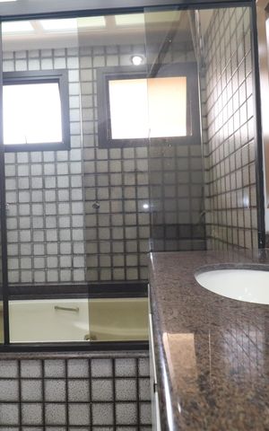 Apartamento à venda com 180m², 3 quartos e 4 vagasBanheiro 3