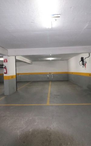 Apartamento à venda com 180m², 3 quartos e 4 vagas Apartamento à venda com 180m², 3 quartos e 4 vagasGaragem