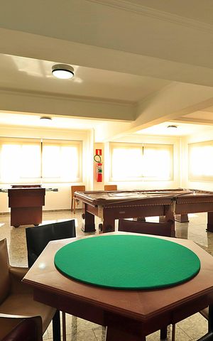 Apartamento à venda com 180m², 3 quartos e 4 vagasÁrea comum - Salão de jogos