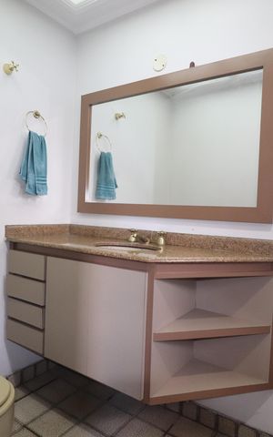 Apartamento à venda com 180m², 3 quartos e 4 vagasBanheiro Quarto 2 suíte