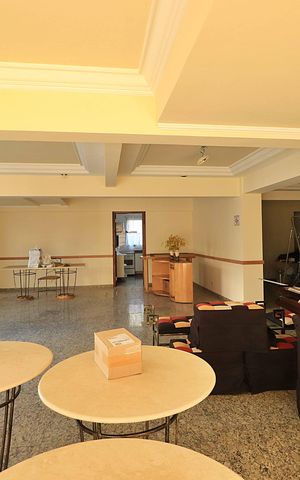 Apartamento à venda com 180m², 3 quartos e 4 vagasÁrea comum - Salão de festas