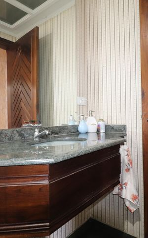 Apartamento à venda com 180m², 3 quartos e 4 vagasLavabo