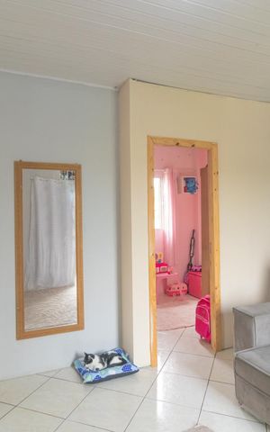 Casa à venda com 249m², 2 quartos e 3 vagas Casa à venda com 249m², 2 quartos e 3 vagasSala