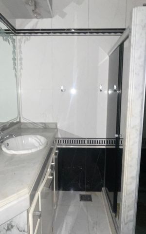 Apartamento para alugar com 94m², 2 quartos e 1 vaga Apartamento para alugar com 94m², 2 quartos e 1 vagaBanheiro da Suíte