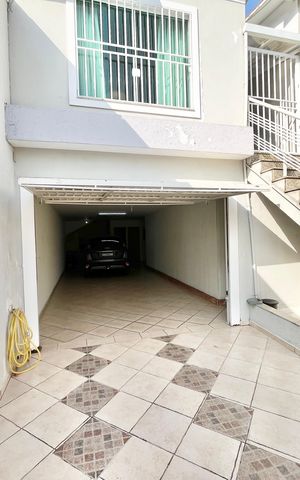 Casa à venda com 182m², 3 quartos e 3 vagas