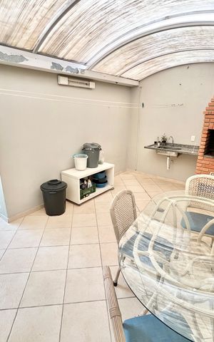 Casa à venda com 182m², 3 quartos e 3 vagas