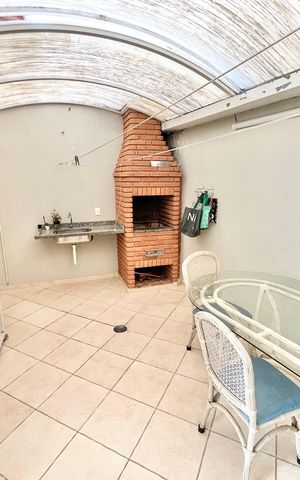 Casa à venda com 182m², 3 quartos e 3 vagas