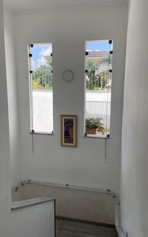 Casa à venda com 320m², 4 quartos e 4 vagas Casa à venda com 320m², 4 quartos e 4 vagasAcesso andar 2