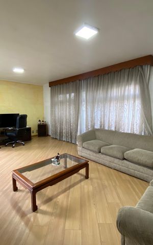 Casa à venda com 320m², 4 quartos e 4 vagas Casa à venda com 320m², 4 quartos e 4 vagasSala 1