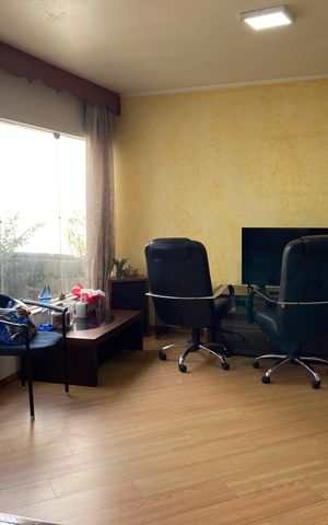 Casa à venda com 320m², 4 quartos e 4 vagas Casa à venda com 320m², 4 quartos e 4 vagasSala 1