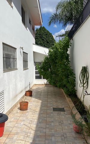 Casa à venda com 320m², 4 quartos e 4 vagas Casa à venda com 320m², 4 quartos e 4 vagasQuintal