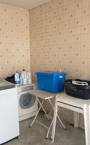 Casa à venda com 320m², 4 quartos e 4 vagas Casa à venda com 320m², 4 quartos e 4 vagasÁrea de Serviço