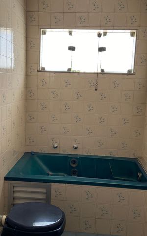 Casa à venda com 320m², 4 quartos e 4 vagas Casa à venda com 320m², 4 quartos e 4 vagasBanheiro