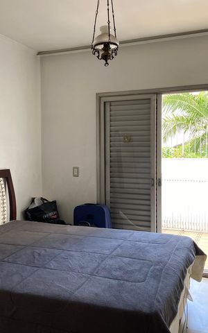 Casa à venda com 320m², 4 quartos e 4 vagas Casa à venda com 320m², 4 quartos e 4 vagasQuarto 1