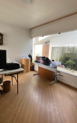 Casa à venda com 320m², 4 quartos e 4 vagas Casa à venda com 320m², 4 quartos e 4 vagasSala 2