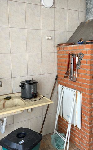 Casa à venda com 320m², 4 quartos e 4 vagas Casa à venda com 320m², 4 quartos e 4 vagasChurrasqueira