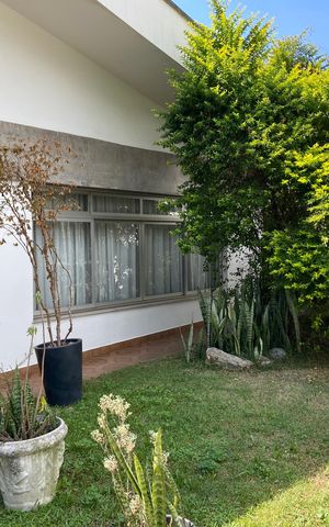 Casa à venda com 320m², 4 quartos e 4 vagas