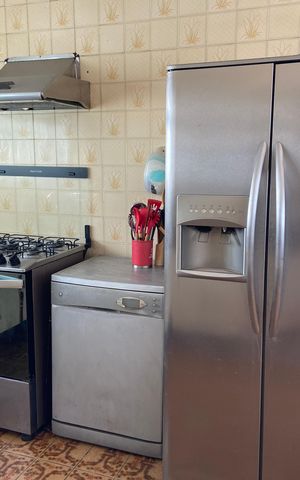 Casa à venda com 320m², 4 quartos e 4 vagas Casa à venda com 320m², 4 quartos e 4 vagasCozinha