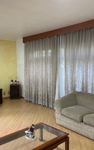 Casa à venda com 320m², 4 quartos e 4 vagas Casa à venda com 320m², 4 quartos e 4 vagasSala 1