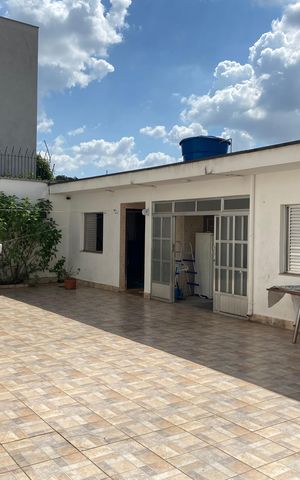 Casa à venda com 320m², 4 quartos e 4 vagas Casa à venda com 320m², 4 quartos e 4 vagasQuintal