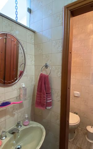 Casa à venda com 320m², 4 quartos e 4 vagas Casa à venda com 320m², 4 quartos e 4 vagasLavabo
