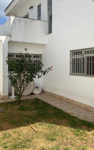 Casa à venda com 320m², 4 quartos e 4 vagas Casa à venda com 320m², 4 quartos e 4 vagasQuintal