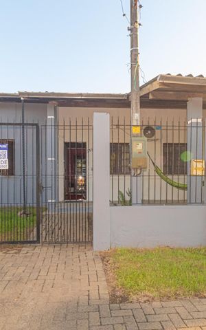 Casa à venda com 100m², 3 quartos e 1 vaga Casa à venda com 100m², 3 quartos e 1 vagaFachada/Placa