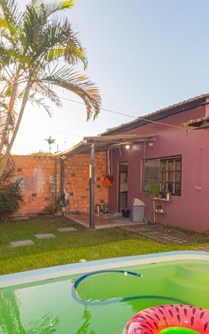 Casa à venda com 100m², 3 quartos e 1 vaga Casa à venda com 100m², 3 quartos e 1 vagaÁrea externa/Piscina