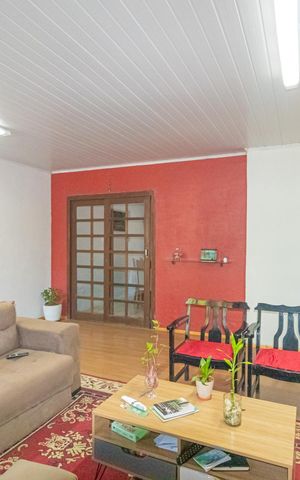 Casa à venda com 100m², 3 quartos e 1 vaga Casa à venda com 100m², 3 quartos e 1 vagaSala