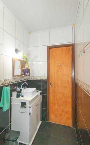 Casa à venda com 100m², 3 quartos e 1 vaga Casa à venda com 100m², 3 quartos e 1 vagaBanheiro