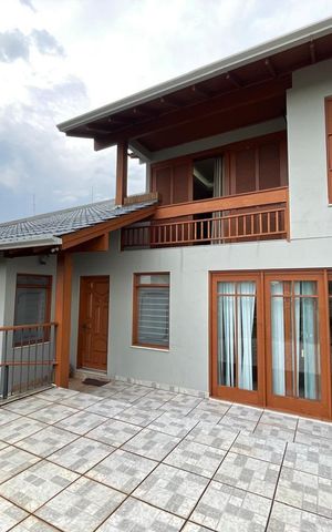 Casa para alugar com 300m², 3 quartos e 2 vagas