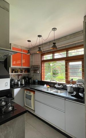 Casa para alugar com 300m², 3 quartos e 2 vagas