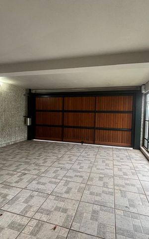 Casa para alugar com 300m², 3 quartos e 2 vagas