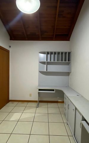 Casa para alugar com 300m², 3 quartos e 2 vagas