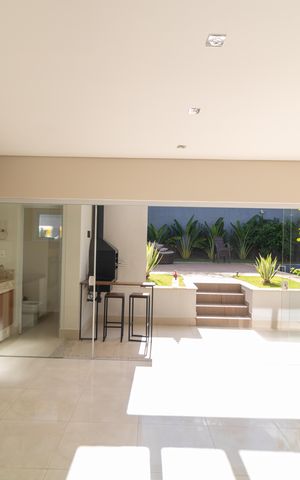 Casa de condomínio à venda com 270m², 3 quartos e 4 vagas Casa de condomínio à venda com 270m², 3 quartos e 4 vagasCozinha