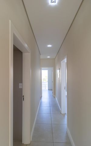 Casa de condomínio à venda com 270m², 3 quartos e 4 vagas Casa de condomínio à venda com 270m², 3 quartos e 4 vagasCorredor