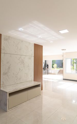 Casa de condomínio à venda com 270m², 3 quartos e 4 vagas Casa de condomínio à venda com 270m², 3 quartos e 4 vagasSalas