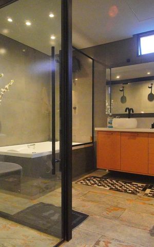 Casa à venda com 180m², 3 quartos e 2 vagasBanheiro