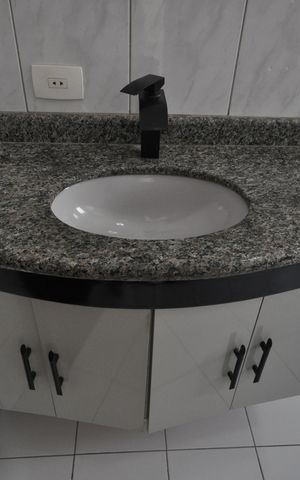 Casa à venda com 250m², 3 quartos e 9 vagasBanheiro da Suíte 2