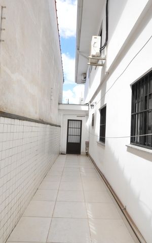 Casa à venda com 250m², 3 quartos e 9 vagasQuintal