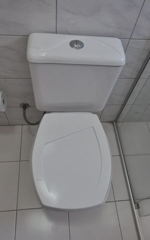 Casa à venda com 250m², 3 quartos e 9 vagasBanheiro da Suíte 1
