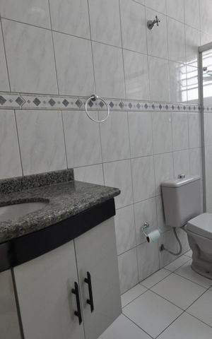 Casa à venda com 250m², 3 quartos e 9 vagasBanheiro da Suíte 2