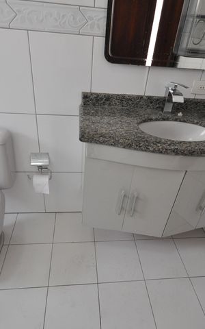 Casa à venda com 250m², 3 quartos e 9 vagasBanheiro da Suíte 3