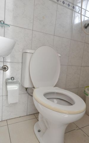 Casa à venda com 250m², 3 quartos e 9 vagasBanheiro de Serviço