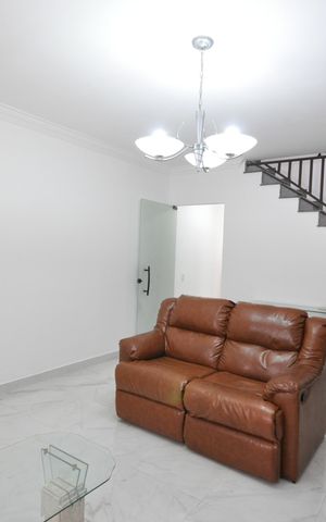 Casa à venda com 250m², 3 quartos e 9 vagasSala