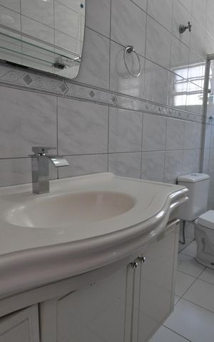 Casa à venda com 250m², 3 quartos e 9 vagasBanheiro da Suíte 1