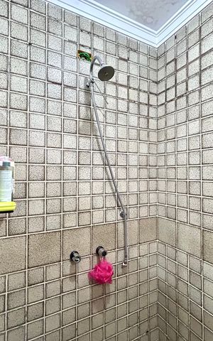 Casa à venda com 220m², 4 quartos e 3 vagas Casa à venda com 220m², 4 quartos e 3 vagasBanheiro da Suíte 2