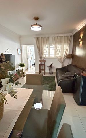 Casa à venda com 220m², 4 quartos e 3 vagas Casa à venda com 220m², 4 quartos e 3 vagasSala